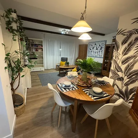 Etxie La Casa De Ebi 326 Мундака