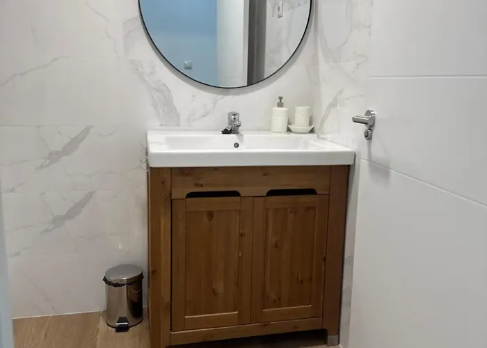 Etxie La Casa De Ebi 326 *