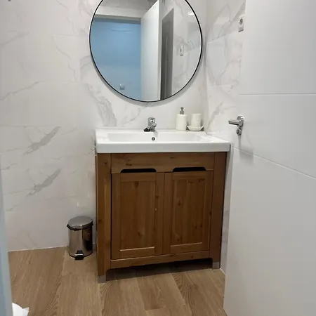 Etxie La Casa De Ebi 326 *